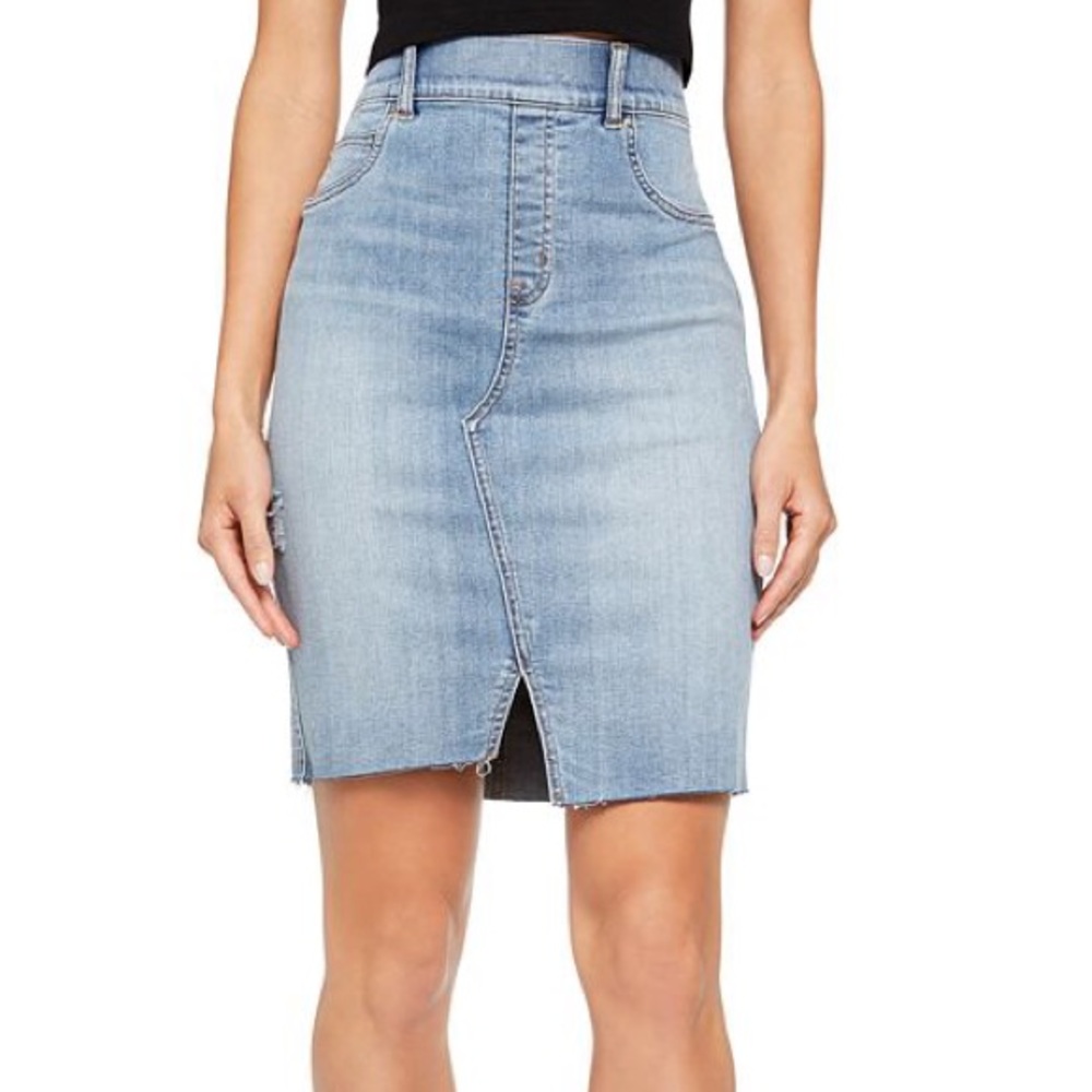 Ultra Flattering SPANX Denim Skirt Mid-Thigh Stretch